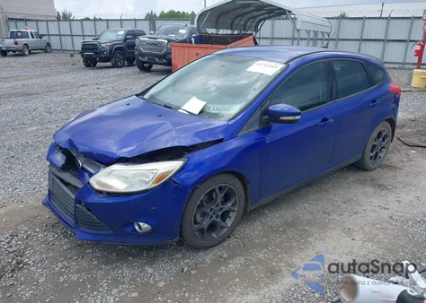 2014 Ford Focus Se z USA, uszkodzony, nr VIN 1FADP3K27EL455260
